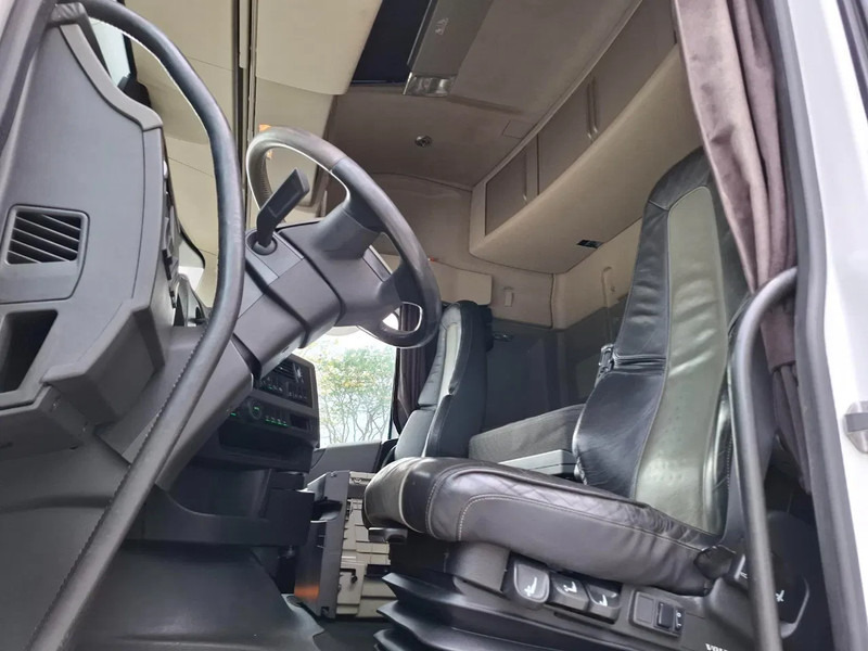 Tractor unit Volvo FH4-460 / CLEAN NL TRUCK / VEB+ / ADR / ACC / LWDS / DAS / DOUBLE TANK / LEATHER / FRIDGE / ALCOA / EURO-6 / 2016: picture 11