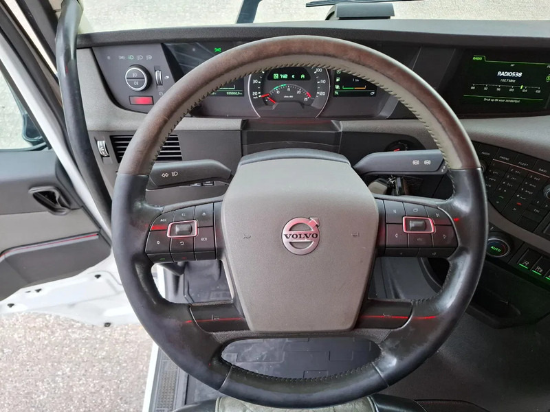 Tractor unit Volvo FH4-460 / CLEAN NL TRUCK / VEB+ / ADR / ACC / LWDS / DAS / DOUBLE TANK / LEATHER / FRIDGE / ALCOA / EURO-6 / 2016: picture 13