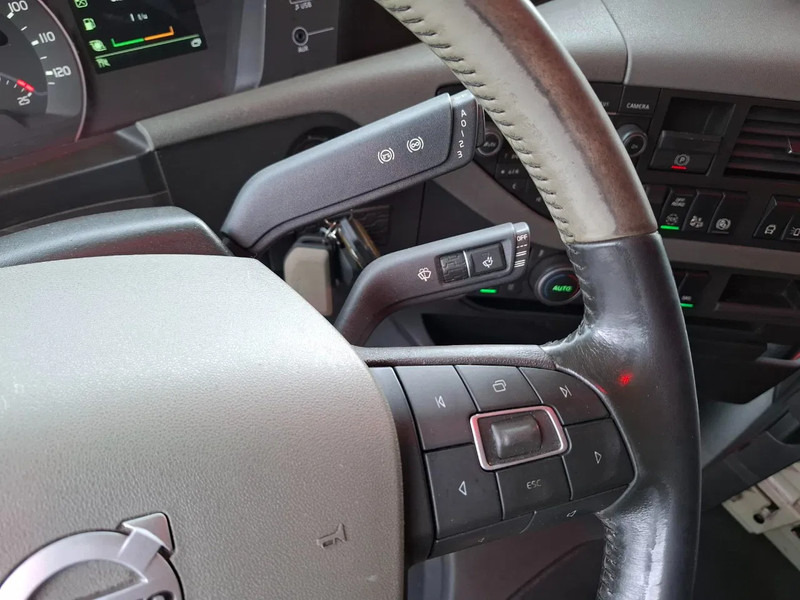 Tractor unit Volvo FH4-460 / CLEAN NL TRUCK / VEB+ / ADR / ACC / LWDS / DAS / DOUBLE TANK / LEATHER / FRIDGE / ALCOA / EURO-6 / 2016: picture 15