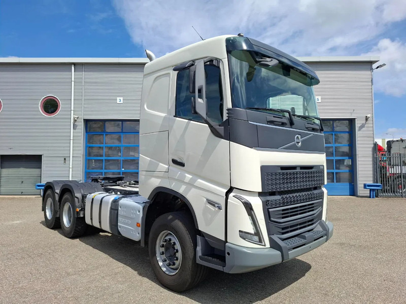 Volvo FH5-500 / 6X4 / RETARDER / HYDRAULICS / ONLY:46190 KM / BIG AXLE / 52 TON / VEB+ / ACC / LWDS / TOP CONDITION / AUTOMATIC / EURO - Tractor unit: picture 2 Volvo FH5-500 / 6X4 / RETARDER / HYDRAULICS / ONLY:46190 KM / BIG AXLE / 52 TON / VEB+ / ACC / LWDS / TOP CONDITION / AUTOMATIC / EURO - Tractor unit: picture 2