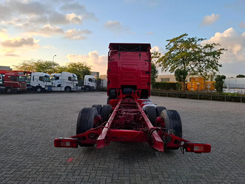 Volvo FH16-750 / BIG AXLE / VEB+ / ONLY:679711 KM / DYNAMIC STEERING / NAVI / LWDS / FULL-AIR / AUTOMATIC / EURO-6 / 2018 - Cab chassis truck: picture 4 Volvo FH16-750 / BIG AXLE / VEB+ / ONLY:679711 KM / DYNAMIC STEERING / NAVI / LWDS / FULL-AIR / AUTOMATIC / EURO-6 / 2018 - Cab chassis truck: picture 4