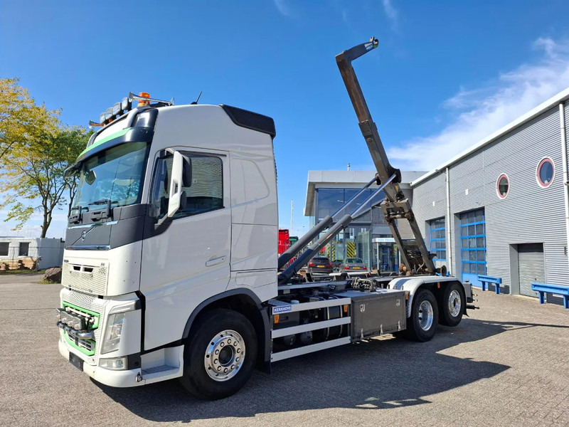 Volvo FH4-500 / VEB+ / HOOK 22 TON / LIFT+LENKACHSE / TUV:02-02-2026 / FULL-AIR / LWDS / NAVI / ALCOA / AUTOMATIC / EURO-6 / 2017 - Hook lift truck: picture 1 Volvo FH4-500 / VEB+ / HOOK 22 TON / LIFT+LENKACHSE / TUV:02-02-2026 / FULL-AIR / LWDS / NAVI / ALCOA / AUTOMATIC / EURO-6 / 2017 - Hook lift truck: picture 1