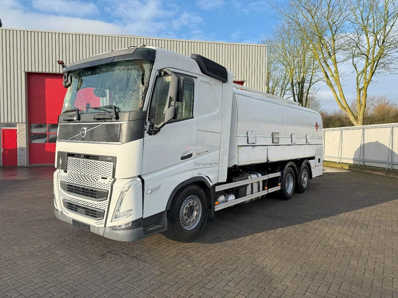Volvo FH5-500 6X2 / ENGINE RUNNING / LIFT+LENKACHSE / FULL AIR / ADR / EUROTANK / 9-TON FRONT AXLE / I-SAVE / EURO-6 / 2022 - Tank truck: picture 1 Volvo FH5-500 6X2 / ENGINE RUNNING / LIFT+LENKACHSE / FULL AIR / ADR / EUROTANK / 9-TON FRONT AXLE / I-SAVE / EURO-6 / 2022 - Tank truck: picture 1