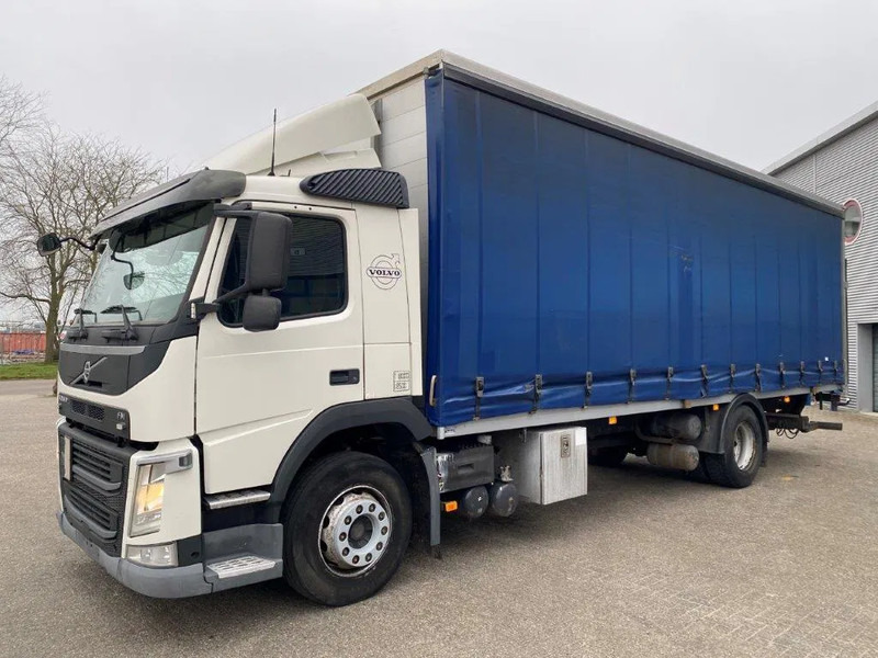 Volvo FM11-330 / LOW KM'S:472120 KM / LWDS / FULL-AIR / NAVI / CURTAIN SAILS / PLATFORM 2500KG / AUTOMATIC / EURO-6 / 2016 - Curtainsider truck: picture 1 Volvo FM11-330 / LOW KM'S:472120 KM / LWDS / FULL-AIR / NAVI / CURTAIN SAILS / PLATFORM 2500KG / AUTOMATIC / EURO-6 / 2016 - Curtainsider truck: picture 1