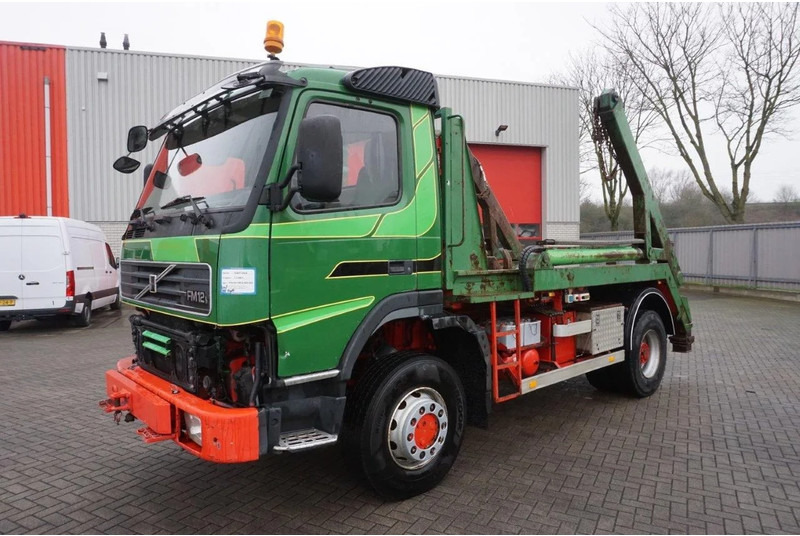 Volvo FM12-420 / ENGINE RUNNING / 4X4 / HYDRAULICS / BIG AXLE / ONLY:510426 KM / FULL STEEL / EURO-3 / 2001 - Skip loader truck: picture 1 Volvo FM12-420 / ENGINE RUNNING / 4X4 / HYDRAULICS / BIG AXLE / ONLY:510426 KM / FULL STEEL / EURO-3 / 2001 - Skip loader truck: picture 1