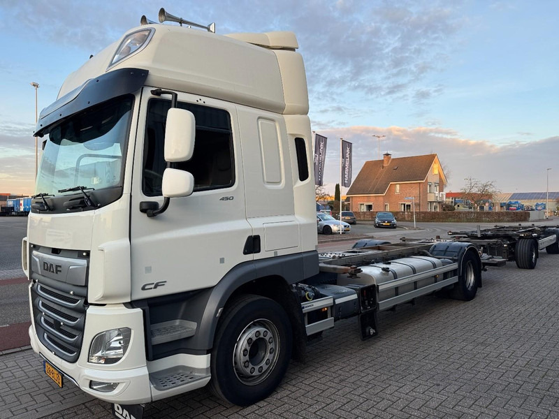 Container transporter/ Swap body truck DAF CF450 FA, BDF Rahmen, Jost Hubschwing, 2 x Talson Alu-Box: picture 9