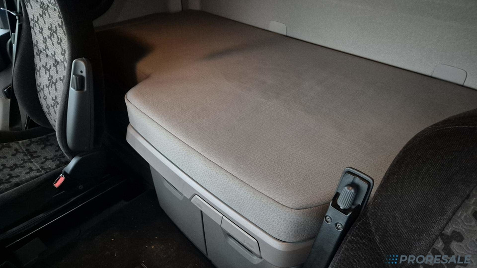 SCANIA S450 N323 TOP LINE EURO 6 - Tractor unit: picture 5 SCANIA S450 N323 TOP LINE EURO 6 - Tractor unit: picture 5