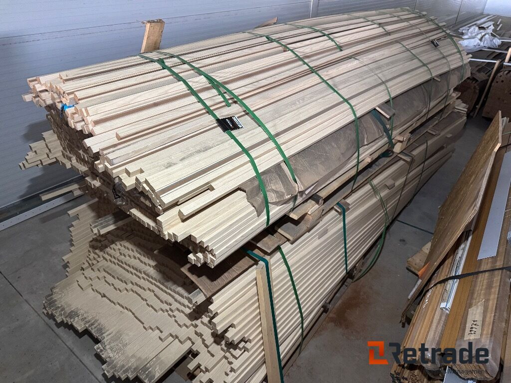 Construction equipment Afslutningslister til akustikpaneler 100stk 3meter 27x27mm: picture 1