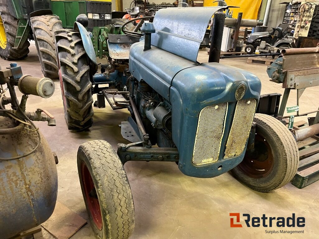 Traktor Ford Dextra Traktor - Agricultural machinery: picture 3 Traktor Ford Dextra Traktor - Agricultural machinery: picture 3