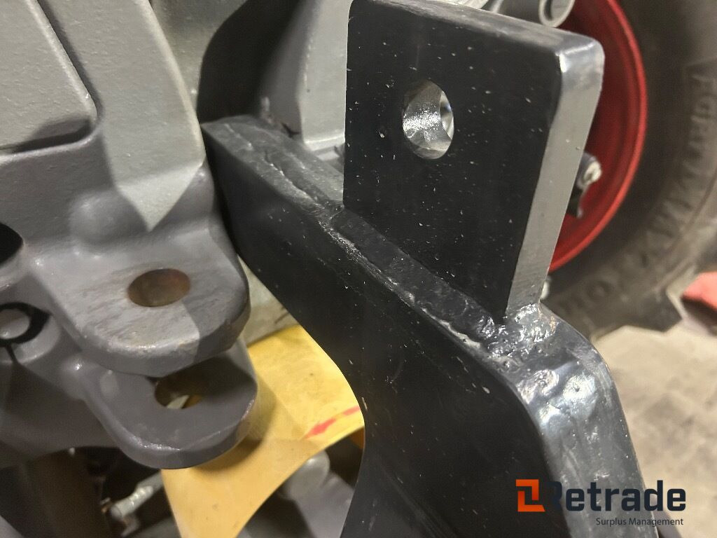 Brøyte plate Fra Schmith Tellefdal til traktor Fendt 900 - Snow plough: picture 5 Brøyte plate Fra Schmith Tellefdal til traktor Fendt 900 - Snow plough: picture 5