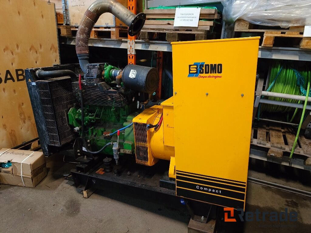 230V Generator SDMO Compact J130K, John Deere 4,5L - Construction machinery: picture 1 230V Generator SDMO Compact J130K, John Deere 4,5L - Construction machinery: picture 1