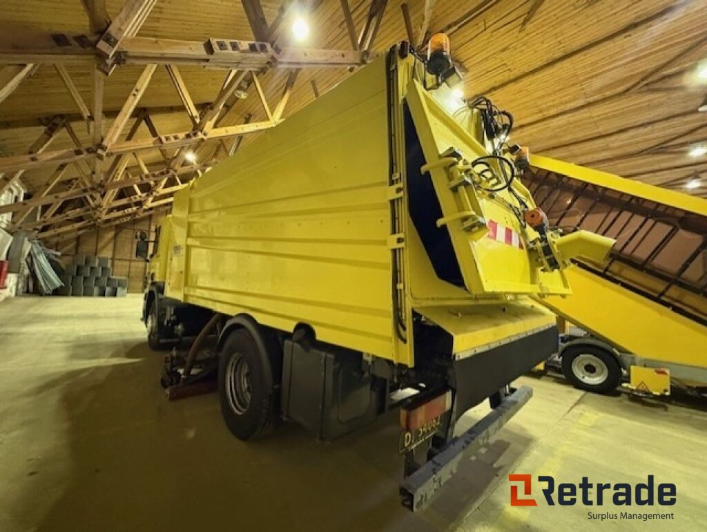 Glykol suger - Scania P310 med Bucher STKF 9500 på bygg! - Garbage truck: picture 4 Glykol suger - Scania P310 med Bucher STKF 9500 på bygg! - Garbage truck: picture 4