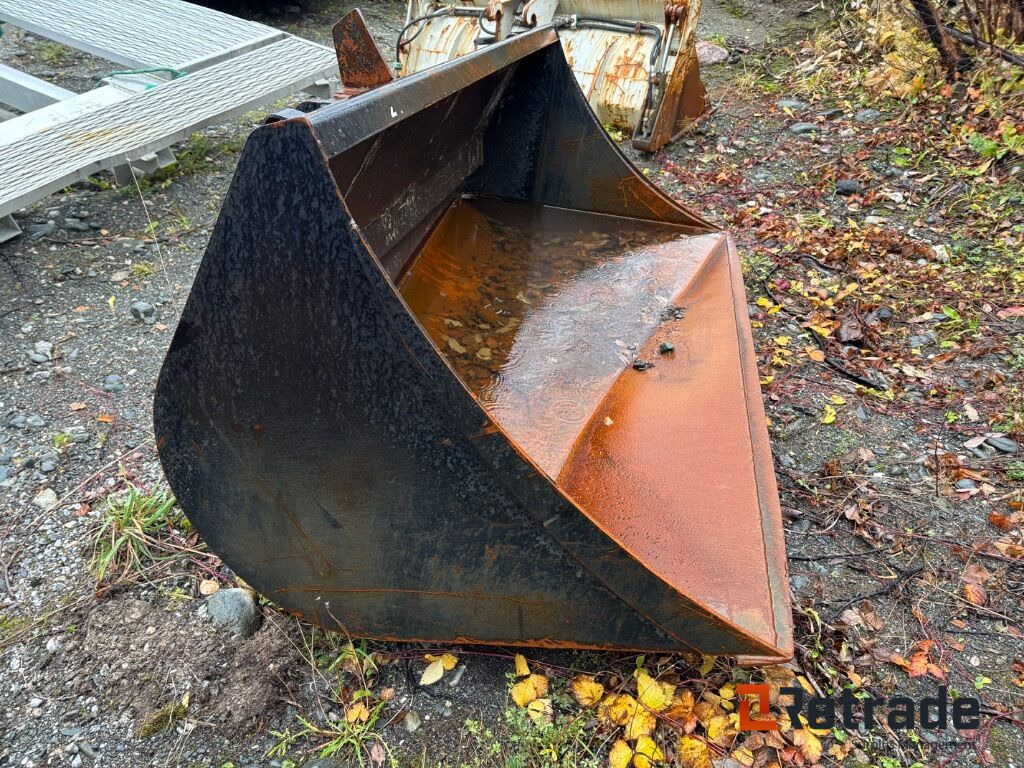 Selvlasterskuffe og snøskuffe til Ok L5 serie B - Construction equipment: picture 2 Selvlasterskuffe og snøskuffe til Ok L5 serie B - Construction equipment: picture 2