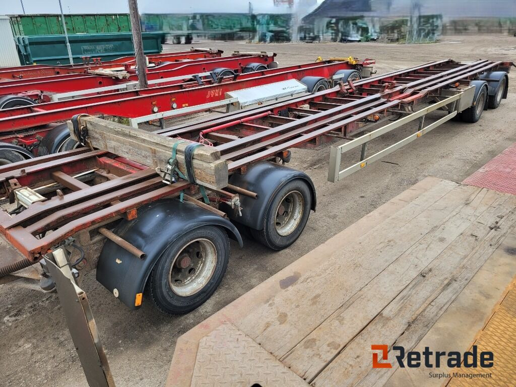 Släpvagn Briab Kilafors 4-axligt lastväxlarsläp - Roll-off/ Skip trailer: picture 1 Släpvagn Briab Kilafors 4-axligt lastväxlarsläp - Roll-off/ Skip trailer: picture 1