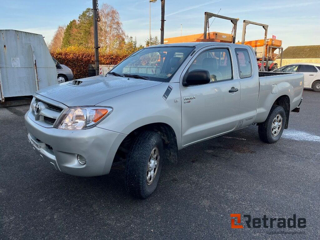 TOYOTA HILUX 2,5 D-4D EX.CAB 4 WD - Pickup truck: picture 1 TOYOTA HILUX 2,5 D-4D EX.CAB 4 WD - Pickup truck: picture 1