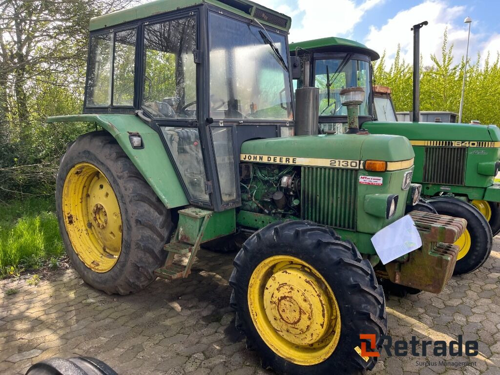 Tractor John Deere 2130 D 4 X 4 Traktor 2130 4 X 4 - Farm tractor: picture 4 Tractor John Deere 2130 D 4 X 4 Traktor 2130 4 X 4 - Farm tractor: picture 4