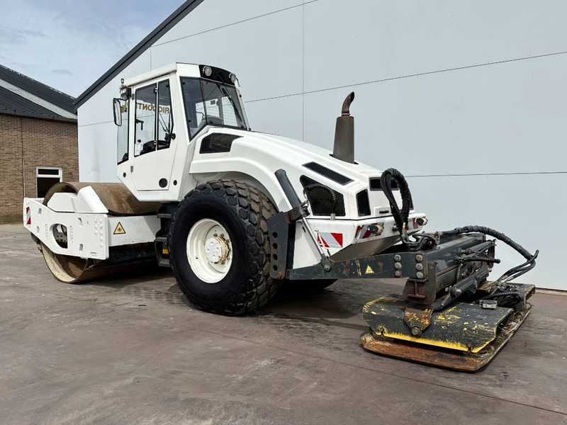 Bomag BW213DH-4 - Extra Vibrating Plate / EVIB/BVC - Roller: picture 4 Bomag BW213DH-4 - Extra Vibrating Plate / EVIB/BVC - Roller: picture 4