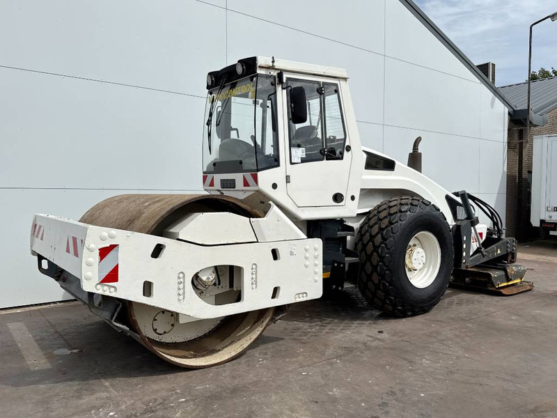 Bomag BW213DH-4 - Extra Vibrating Plate / EVIB/BVC - Roller: picture 3 Bomag BW213DH-4 - Extra Vibrating Plate / EVIB/BVC - Roller: picture 3