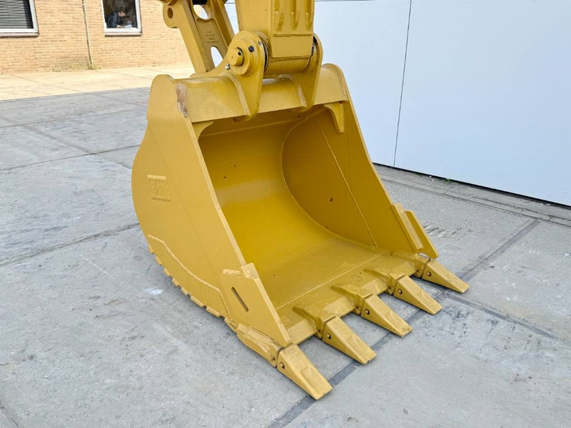 Crawler excavator Cat 323D3 *2025 Model* - Hammer Lines: picture 16 Crawler excavator Cat 323D3 *2025 Model* - Hammer Lines: picture 16