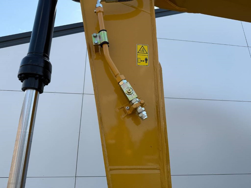 Crawler excavator Cat 323D3 *2025 Model* - Hammer Lines: picture 14 Crawler excavator Cat 323D3 *2025 Model* - Hammer Lines: picture 14