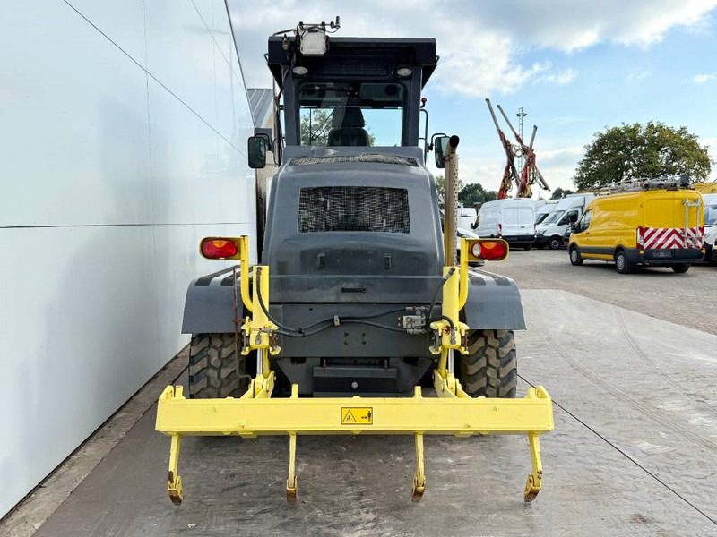 HBM BG110T-5 - Front Blade + Ripper / TRIMBLE AS400 - Grader: picture 3 HBM BG110T-5 - Front Blade + Ripper / TRIMBLE AS400 - Grader: picture 3