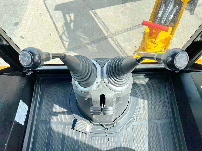 Backhoe loader JCB 3DX / 3CX Plus 4WD - 4/1 Bucket / Hammer Lines: picture 7 Backhoe loader JCB 3DX / 3CX Plus 4WD - 4/1 Bucket / Hammer Lines: picture 7