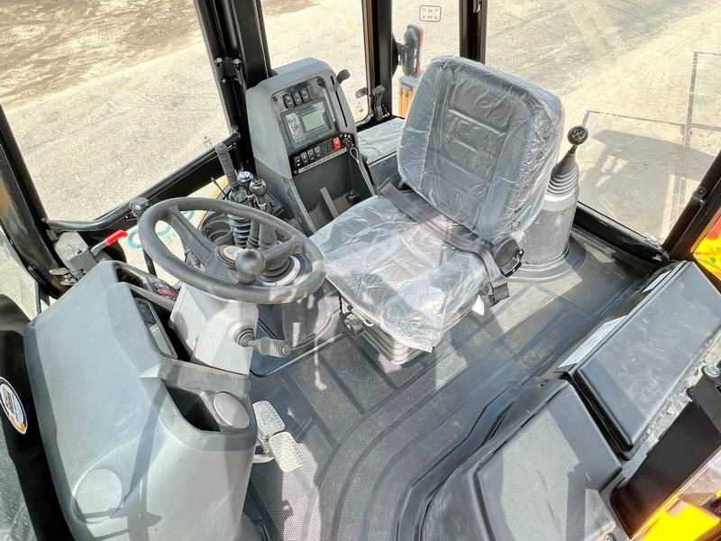 Backhoe loader JCB 3DX / 3CX Plus 4WD - 4/1 Bucket / Hammer Lines: picture 5 Backhoe loader JCB 3DX / 3CX Plus 4WD - 4/1 Bucket / Hammer Lines: picture 5