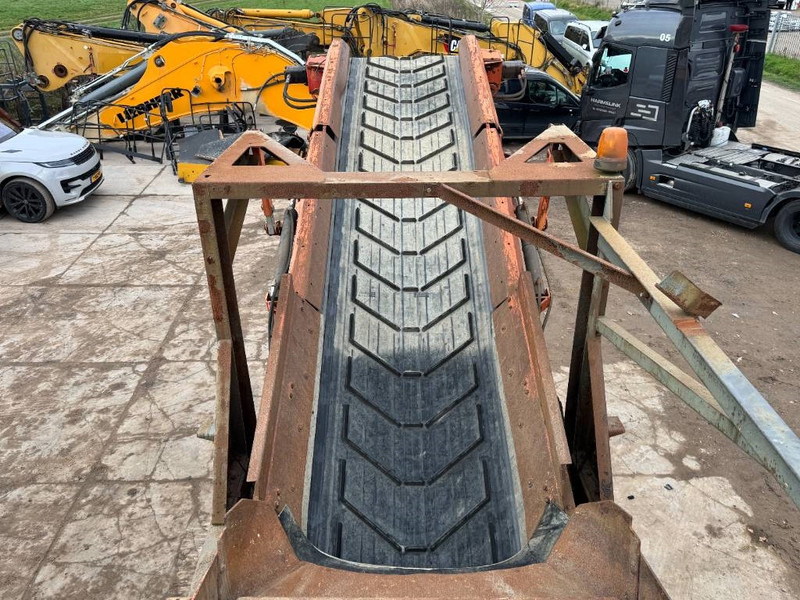 Screener Terex Finlay 883 - Deutz Engine / 2 Side Conveyor: picture 19
