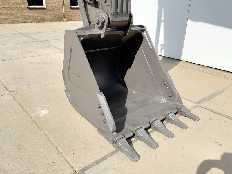Crawler excavator Volvo EC210 - Unused / New 2025 Model / Hammer Lines: picture 13