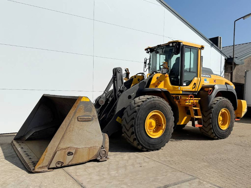 Volvo L110H - German Machine / High-tip Bucket / 3rd Fun - Wheel loader: picture 3 Volvo L110H - German Machine / High-tip Bucket / 3rd Fun - Wheel loader: picture 3