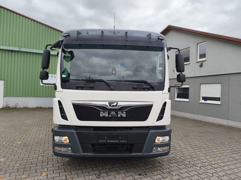 MAN TGL 12.250 - Box truck: picture 3 MAN TGL 12.250 - Box truck: picture 3