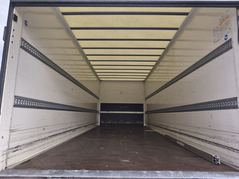 Box truck MAN TGL 12.250 Koffer 4x2 Euro 6 LBW AHK (41): picture 12 Box truck MAN TGL 12.250 Koffer 4x2 Euro 6 LBW AHK (41): picture 12