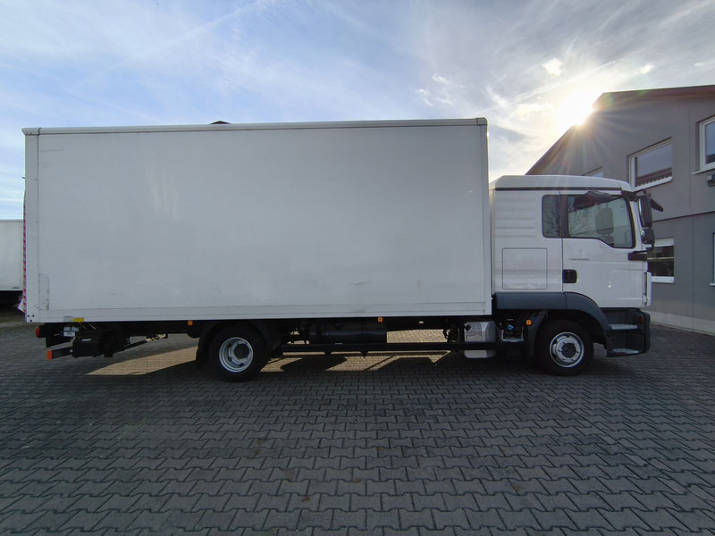 MAN TGL 8.190 Koffer gFH AHK LBW Euro 6 4x2 (11) TÜV NEU - Box truck: picture 4 MAN TGL 8.190 Koffer gFH AHK LBW Euro 6 4x2 (11) TÜV NEU - Box truck: picture 4