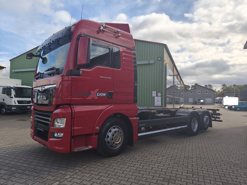 MAN TGX 26.500 BDF 6x2 Euro 6 Retarder Standard Lift+Lenk (29) - Cab chassis truck: picture 1 MAN TGX 26.500 BDF 6x2 Euro 6 Retarder Standard Lift+Lenk (29) - Cab chassis truck: picture 1