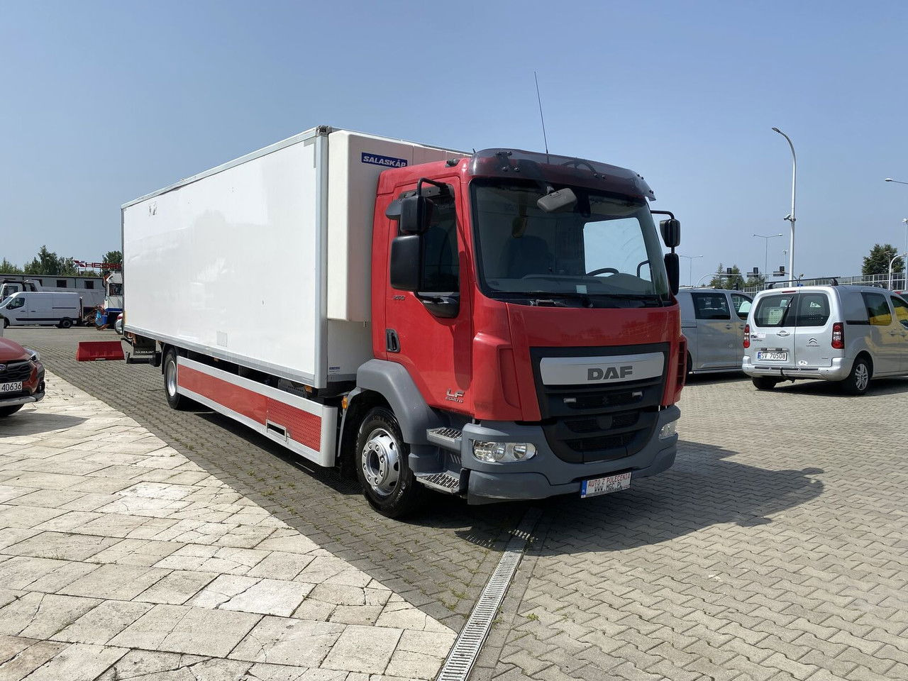 DAF LF 250 E6 AUT / 119TKM / Hulsteins -24 +25 / 18 EP / Serviced - Refrigerator truck: picture 1 DAF LF 250 E6 AUT / 119TKM / Hulsteins -24 +25 / 18 EP / Serviced - Refrigerator truck: picture 1