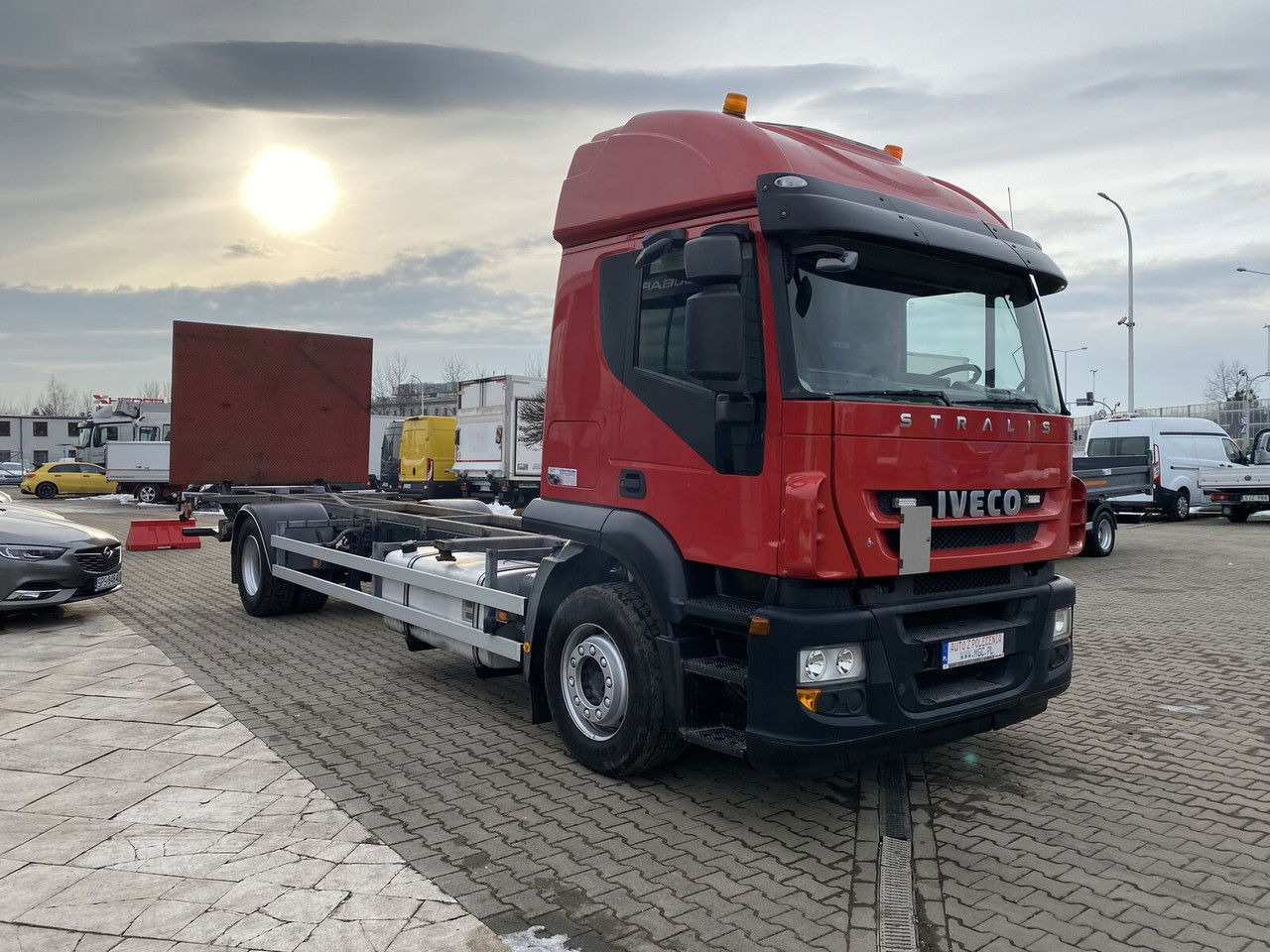 IVECO Iveco Stralis 360 AT 190 / Euro 5 / NEW Service / Long Frame - Cab chassis truck: picture 1 IVECO Iveco Stralis 360 AT 190 / Euro 5 / NEW Service / Long Frame - Cab chassis truck: picture 1