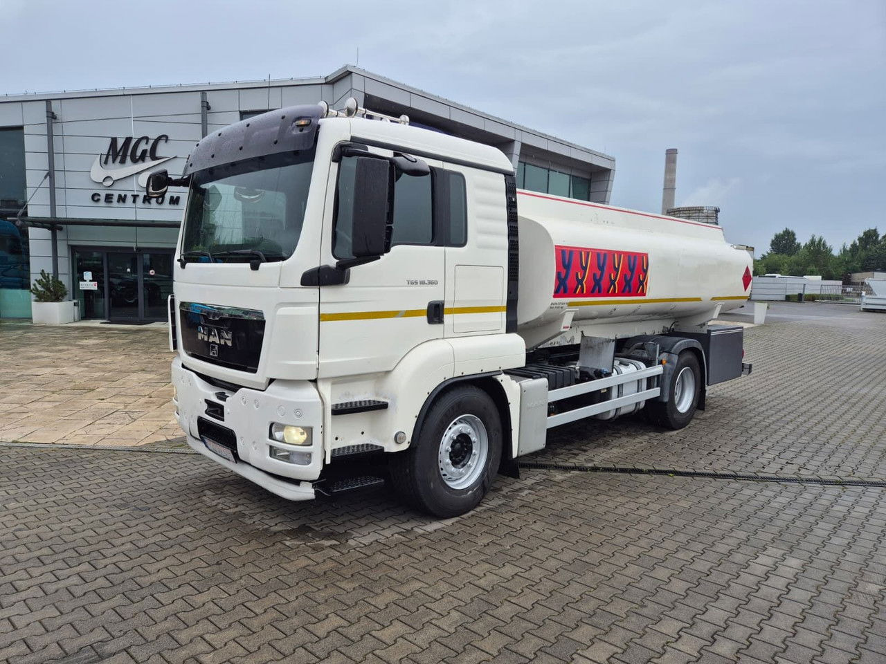 MAN MAN TGS 18.360 OIL Transport / Good Condition - Tank truck: picture 3 MAN MAN TGS 18.360 OIL Transport / Good Condition - Tank truck: picture 3