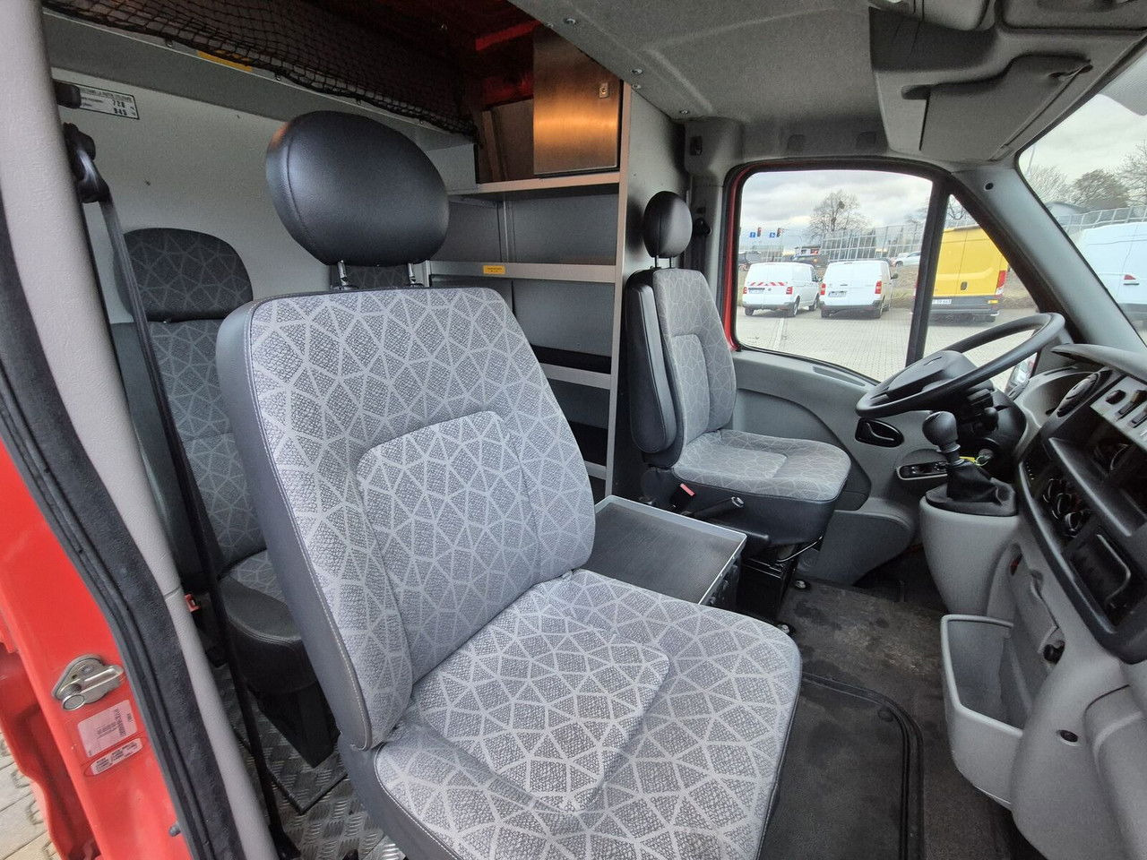 Fire truck RENAULT Master 2.5 DCi / Like NEW LOW KM / 4 Seats: picture 17