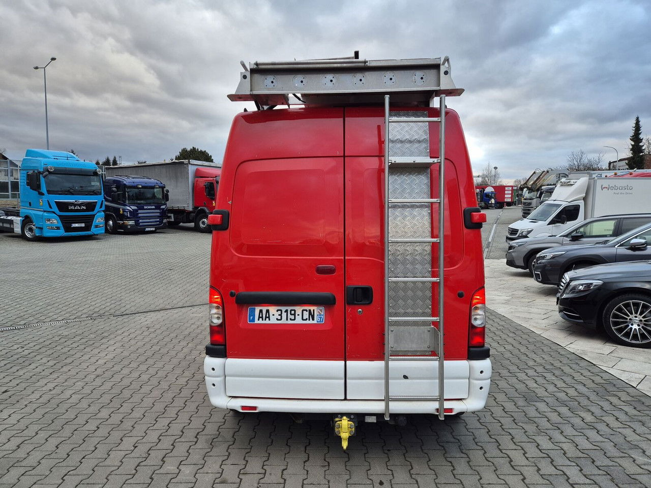 Fire truck RENAULT Master 2.5 DCi / Like NEW LOW KM / 4 Seats: picture 7