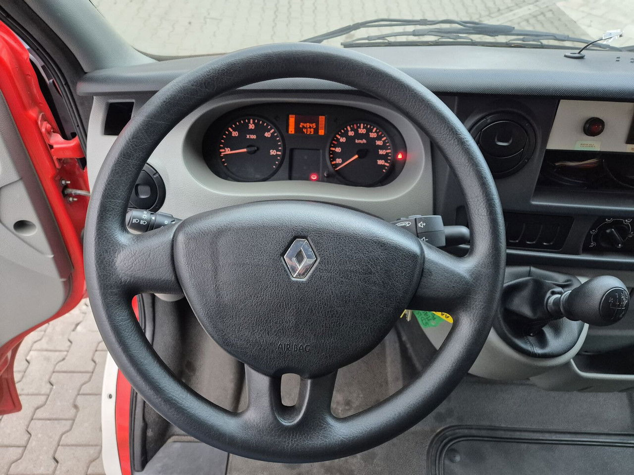 Fire truck RENAULT Master 2.5 DCi / Like NEW LOW KM / 4 Seats: picture 15