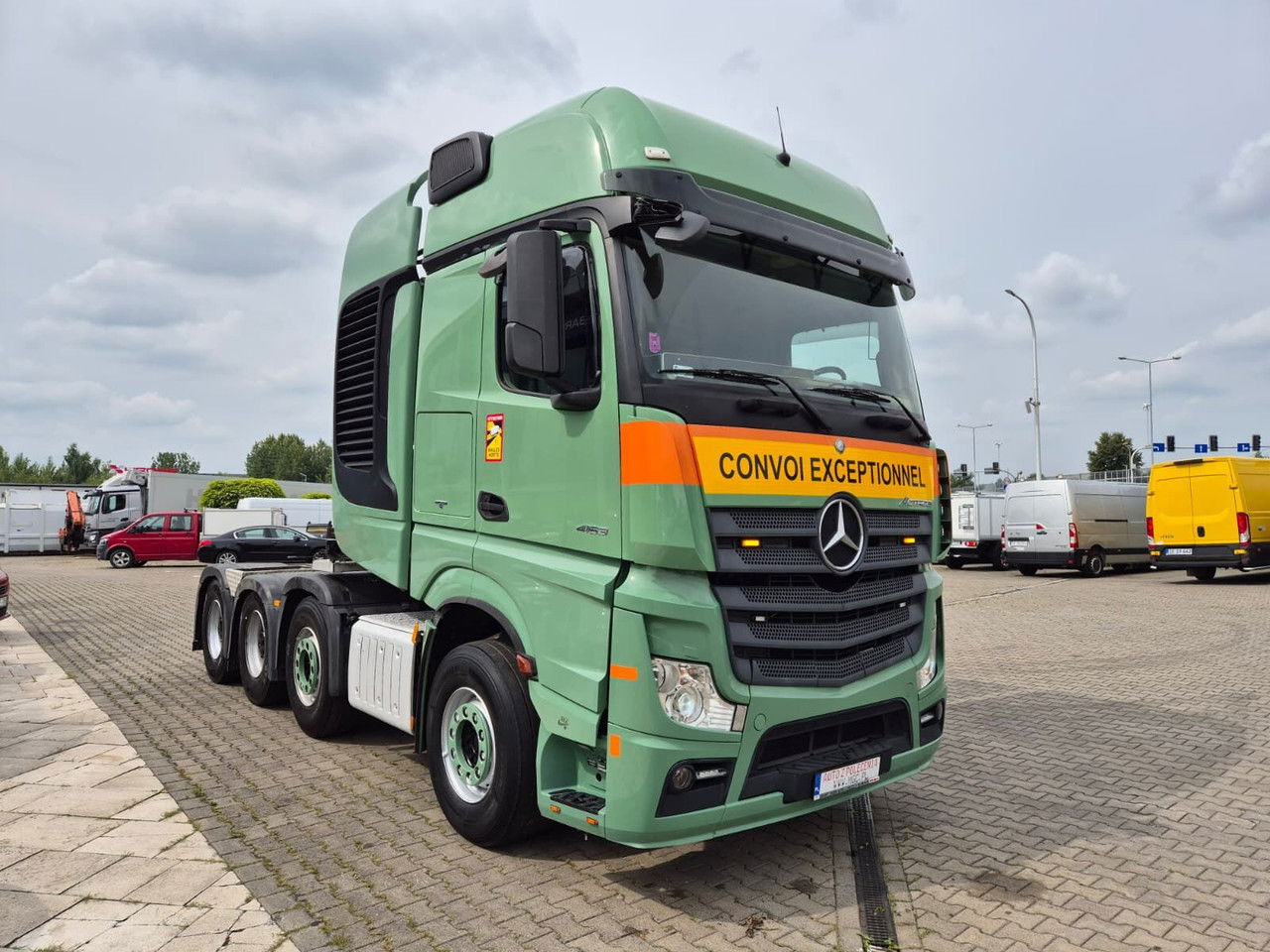 Mercedes-Benz Actros 4163 8X4 / 1 Owner / LOW KM / Super Condition - Tractor unit: picture 5 Mercedes-Benz Actros 4163 8X4 / 1 Owner / LOW KM / Super Condition - Tractor unit: picture 5