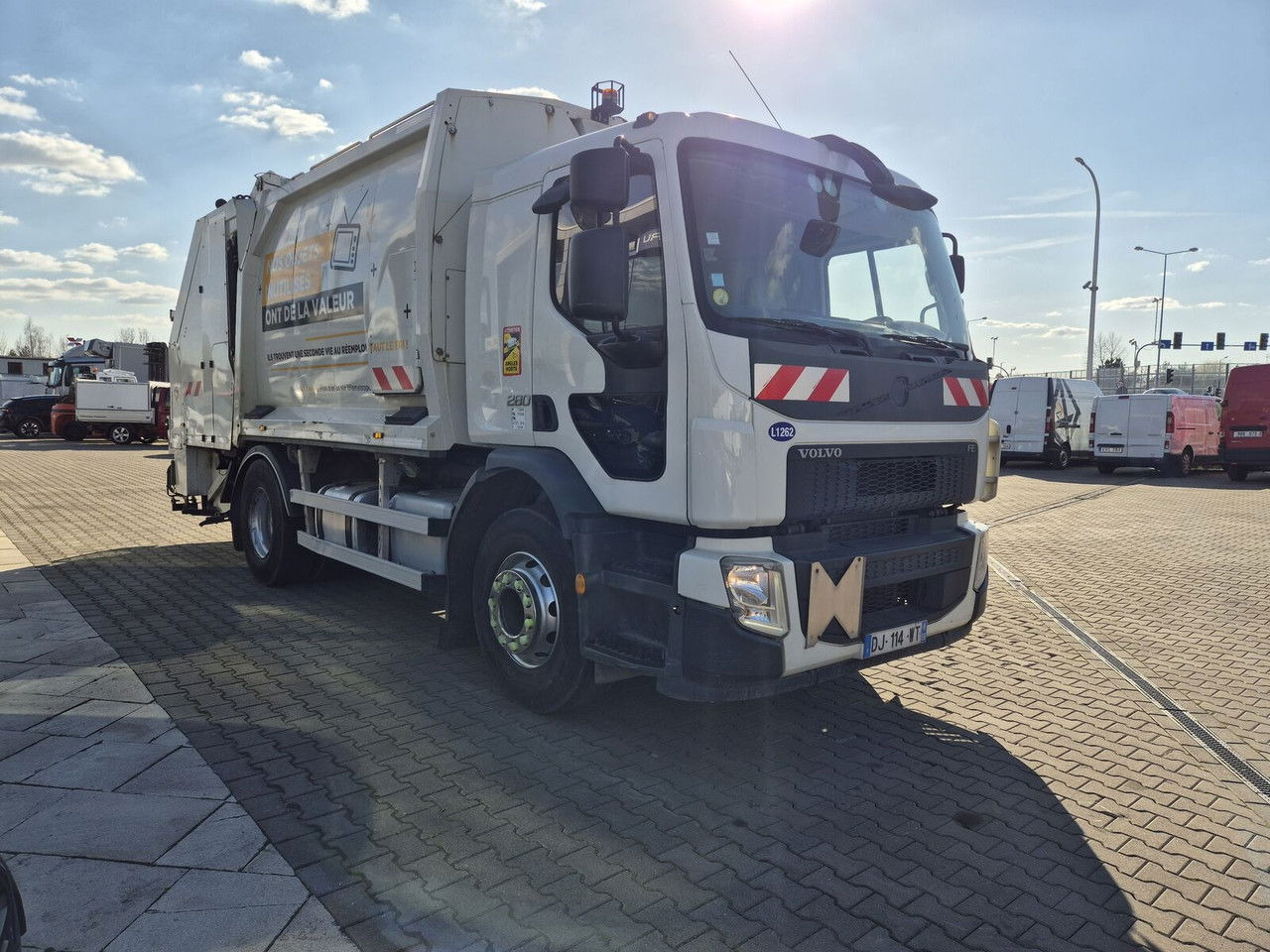 VOLVO Volvo FE 280 13M3 / Geesinknorba / Euro 6 / 3 Seats - Garbage truck: picture 2 VOLVO Volvo FE 280 13M3 / Geesinknorba / Euro 6 / 3 Seats - Garbage truck: picture 2