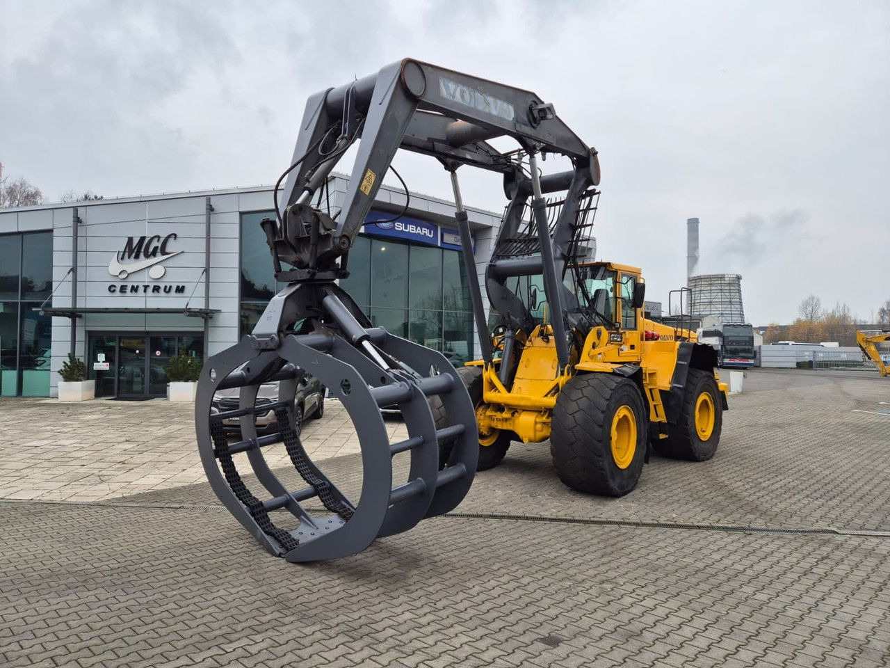 Volvo L180 E - Wheel loader: picture 2 Volvo L180 E - Wheel loader: picture 2