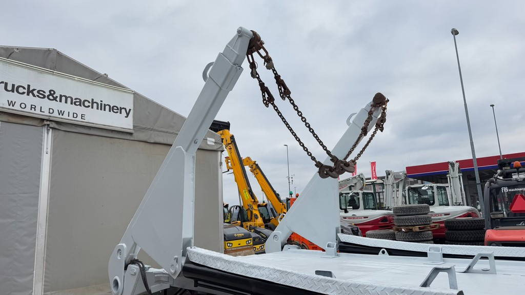 Container transporter/ Swap body truck Iveco Eurocargo ML180 E28 4x2 Epsilon 110 - absetz tipper: picture 9