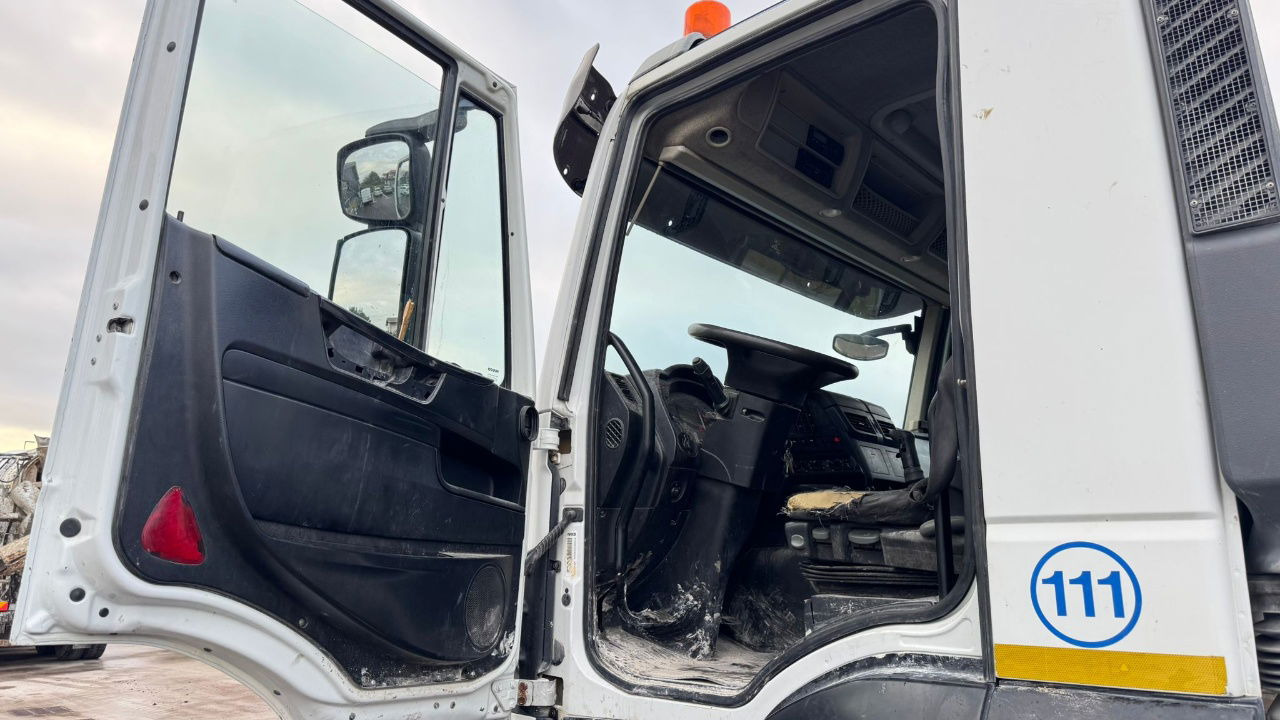 Concrete mixer truck Iveco Trakker AD340TB45 8x4 mixer 10m3: picture 20 Concrete mixer truck Iveco Trakker AD340TB45 8x4 mixer 10m3: picture 20