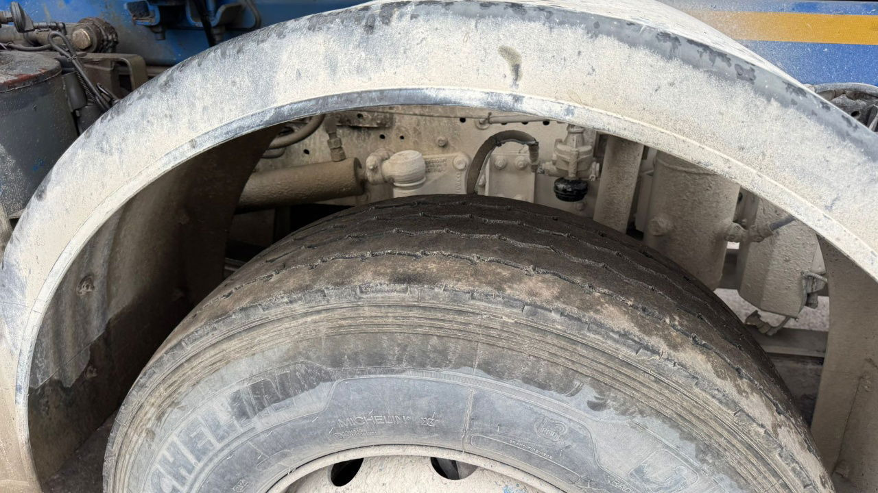 Concrete mixer truck Iveco Trakker AD340TB45 8x4 mixer 10m3: picture 15 Concrete mixer truck Iveco Trakker AD340TB45 8x4 mixer 10m3: picture 15