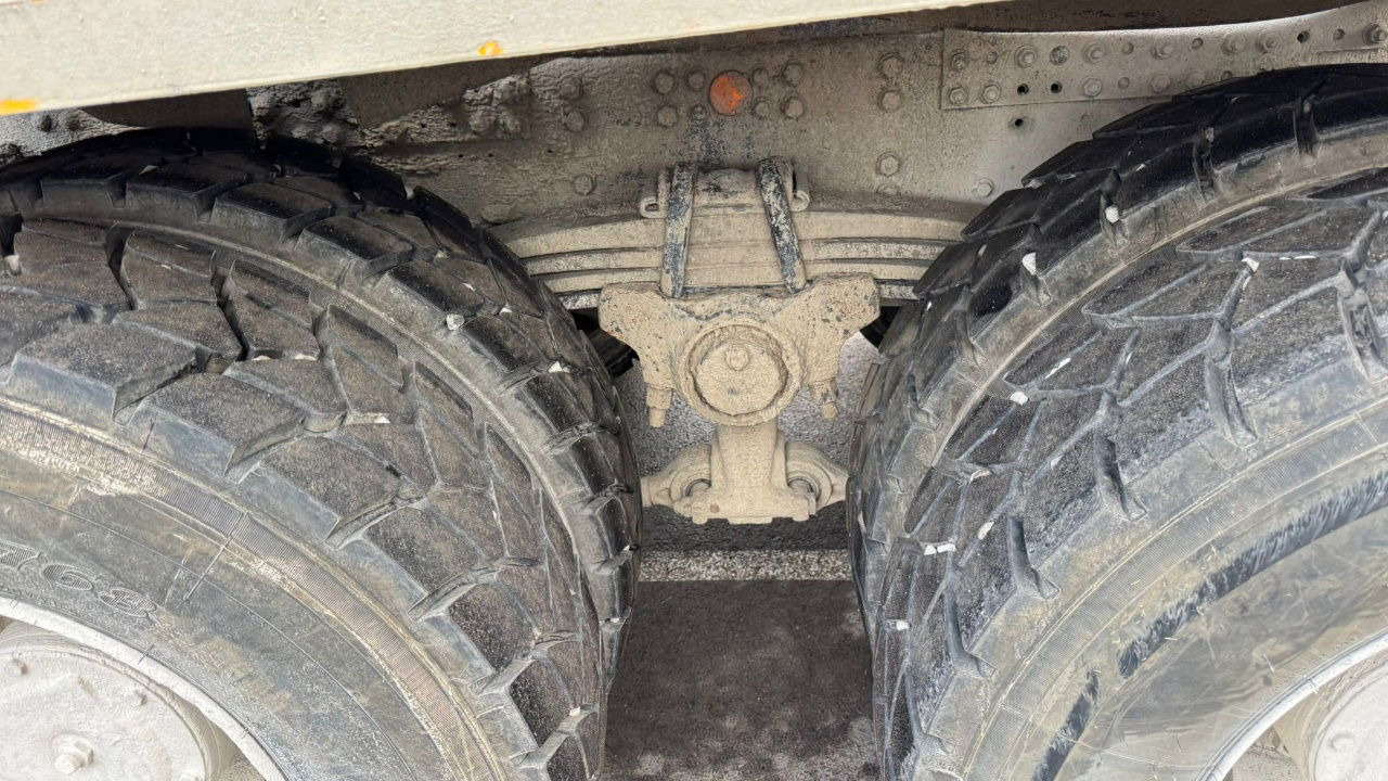 Concrete mixer truck Iveco Trakker AD340TB45 8x4 mixer 10m3: picture 16 Concrete mixer truck Iveco Trakker AD340TB45 8x4 mixer 10m3: picture 16