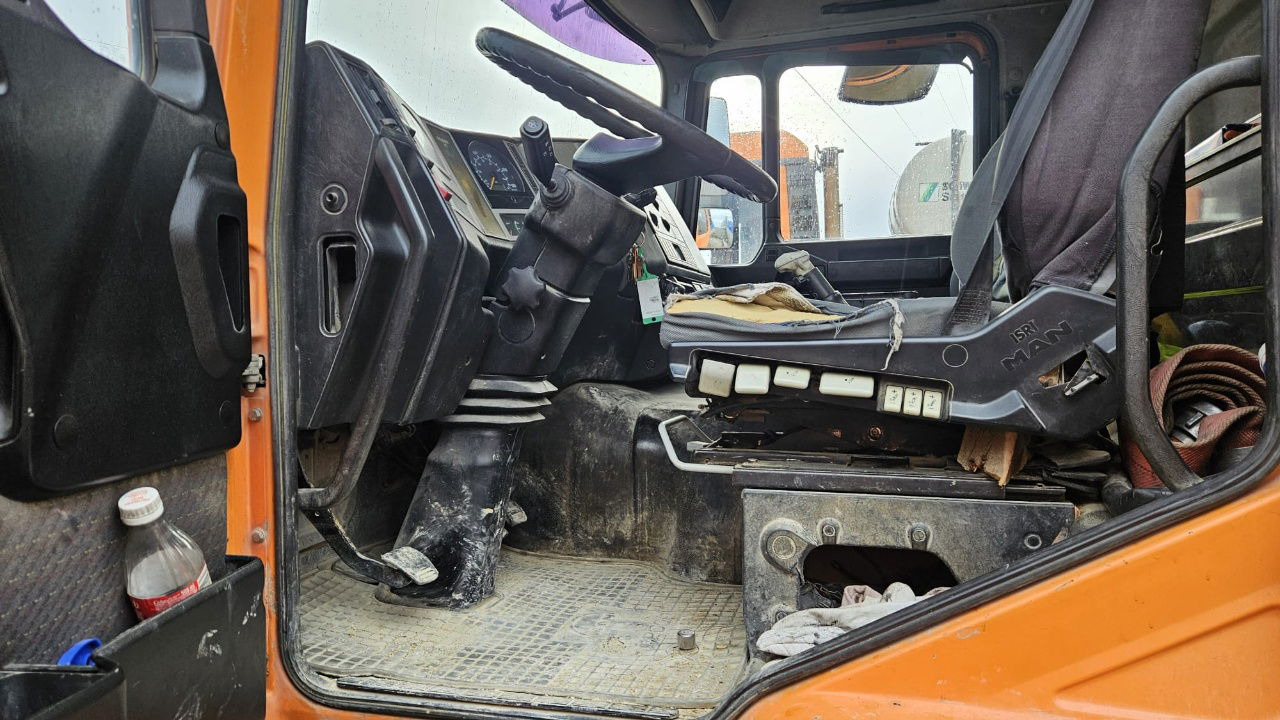 MAN FE 410A 6x4 mixer - 7m3 - euro 3 - Concrete mixer truck: picture 5 MAN FE 410A 6x4 mixer - 7m3 - euro 3 - Concrete mixer truck: picture 5