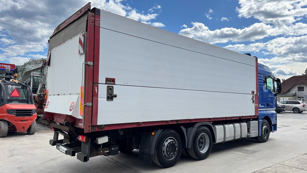 MAN TGX 26.440 6x2 box truck - retarder - lifting axle - Box truck: picture 4 MAN TGX 26.440 6x2 box truck - retarder - lifting axle - Box truck: picture 4
