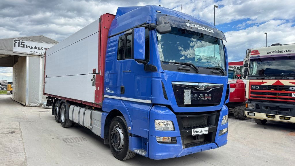 MAN TGX 26.440 6x2 box truck - retarder - lifting axle - Box truck: picture 3 MAN TGX 26.440 6x2 box truck - retarder - lifting axle - Box truck: picture 3